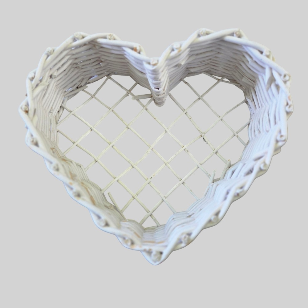 Vintage White Heart Shaped Wicker Basket Wall Decor Cottage Core Rustic Home